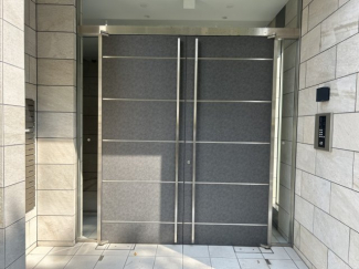 落ち着いた雰囲気の外観です