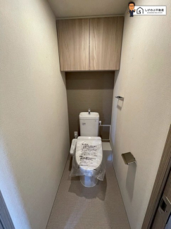 こちらは温水洗浄便座付きです。