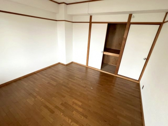 【寝室】