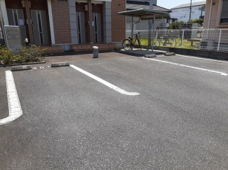 車をお持ちの方に嬉しい駐車場付きの物件です