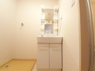 コンパクトで使いやすい洗面所