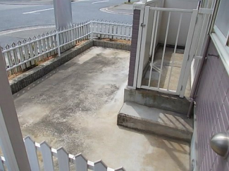 開放的で明るい空間を演出してくれるバルコニーです