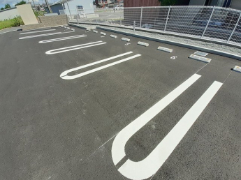 駐車場に車を止められます
