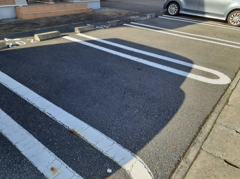 駐車場があるので、車を買う予定の方も安心です