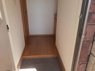収納もある玄関です