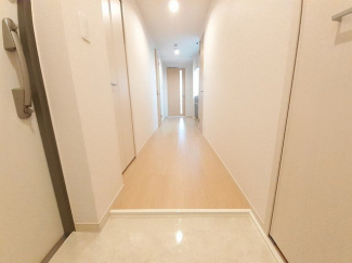 明るい玄関です