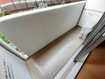 外からの目が気にならないバルコニーで洗濯物が干せます