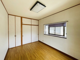 明るい洋室です