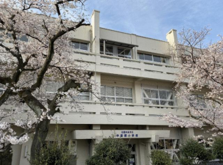 四国中央市立中曽根小学校まで502m