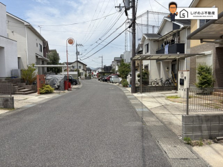 前面道路は約6ｍの広さがございます。車庫入れもスムーズに行えます。