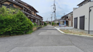 【前面道路含む現地写真】