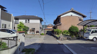 【前面道路含む現地写真】