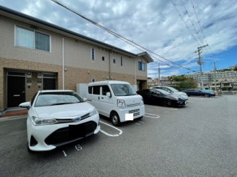 【駐車場】