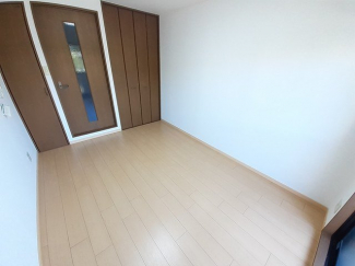 内装は落ち着いています