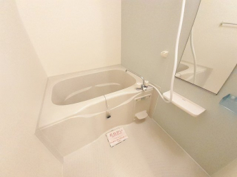 コンパクトで使いやすいお風呂です
