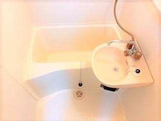 コンパクトで使いやすいお風呂です