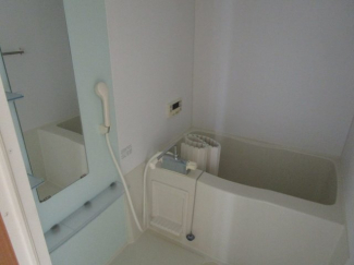 ゆったり過ごせるお風呂です