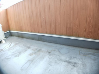 お洗濯にも便利なバルコニー付き