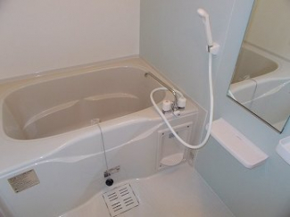 日々の疲れを癒すお風呂付です