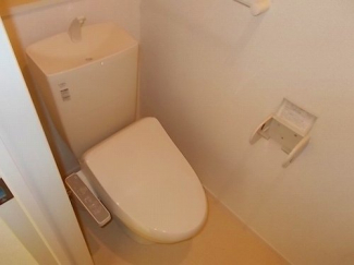 コンパクトで使いやすいトイレです