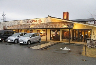 パンプキン本店様まで700m