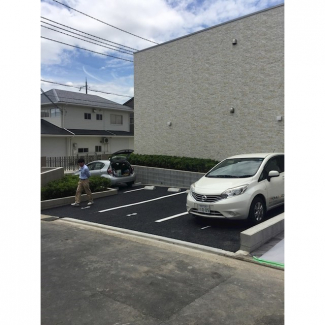 【駐車場】