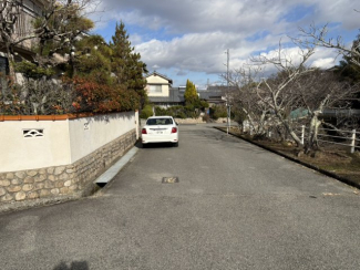 【前面道路含む現地写真】