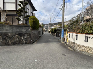 【前面道路含む現地写真】