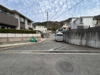 【前面道路含む現地写真】