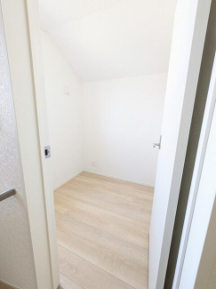 テレワークルームを完備　収納や趣味部屋などいろいろと活用でき