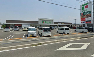 フジ松前店まで404m