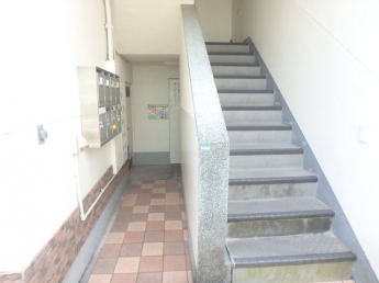 共用階段です