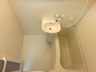 コンパクトで使いやすいお風呂です