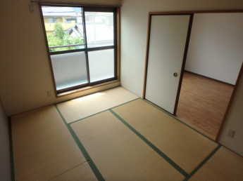 自然と笑顔の増える明るいお部屋です