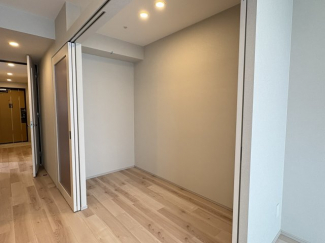 ゆったりした洋室です