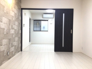 同社施工例です。ゆったりとした居間です