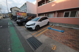 駐車場に車を止められます