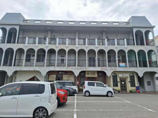 美理容店、お弁当屋さん、喫茶店が１Ｆにあり便利です。