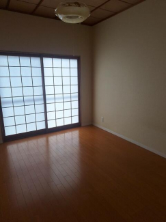 数年前和室を洋室に変更してます。
