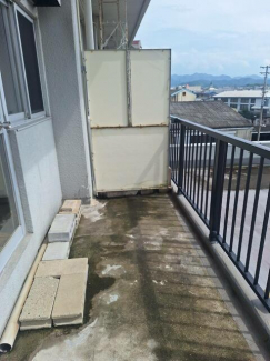 洗濯機置き場バルコニーになります。