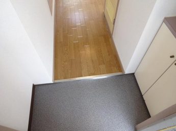 下駄箱付の玄関です