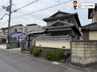 徒歩圏内にスーパーやコンビニエンスストアが充実しているので買い物にとても便利です♪