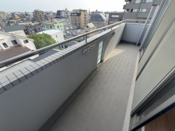 【バルコニー】