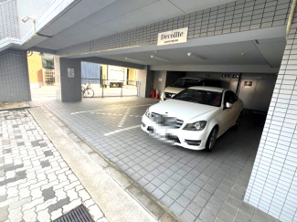 【駐車場】