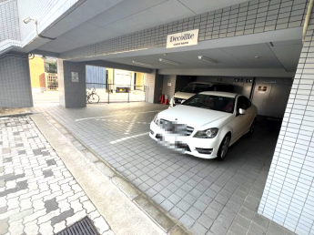 【駐車場】