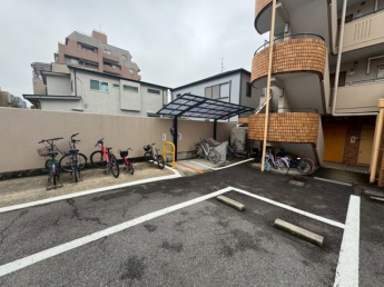 【駐車場】