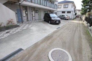 【駐車場】