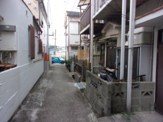 【前面道路含む現地写真】