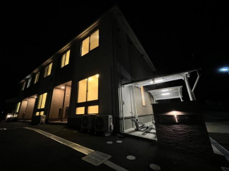 外観写真（夜）