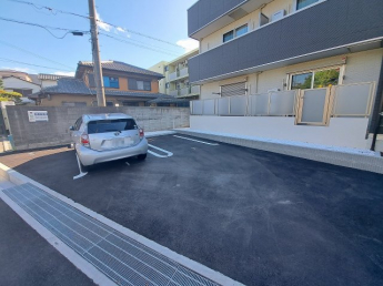 【駐車場】